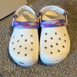 Crocs White and Lavender Hiker Clog — Women’s 9